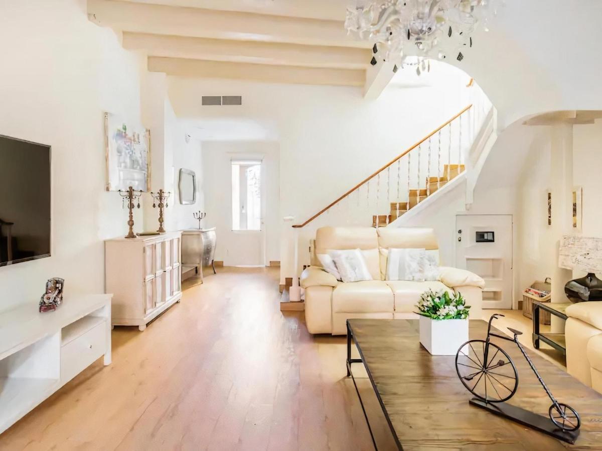 Sitges Spaces Beach House-4 Bedrooms, 3 Bathrooms, Large Terrace, Jacuzzi, Center-Beach ภายนอก รูปภาพ