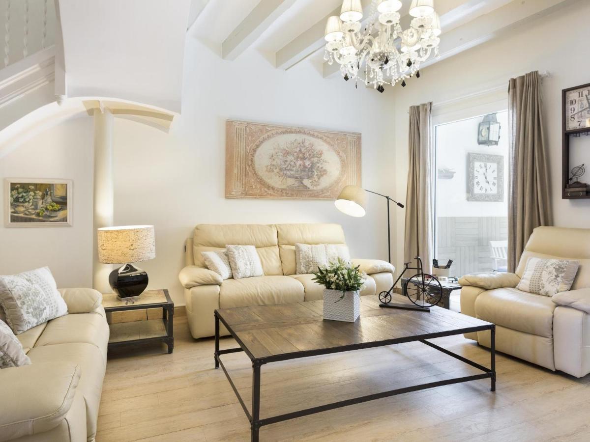 Sitges Spaces Beach House-4 Bedrooms, 3 Bathrooms, Large Terrace, Jacuzzi, Center-Beach ภายนอก รูปภาพ