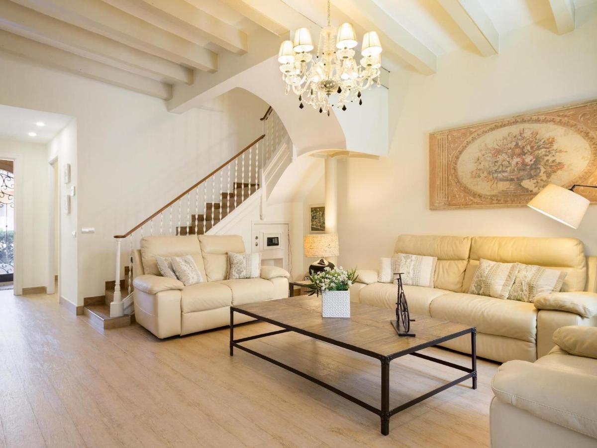 Sitges Spaces Beach House-4 Bedrooms, 3 Bathrooms, Large Terrace, Jacuzzi, Center-Beach ภายนอก รูปภาพ