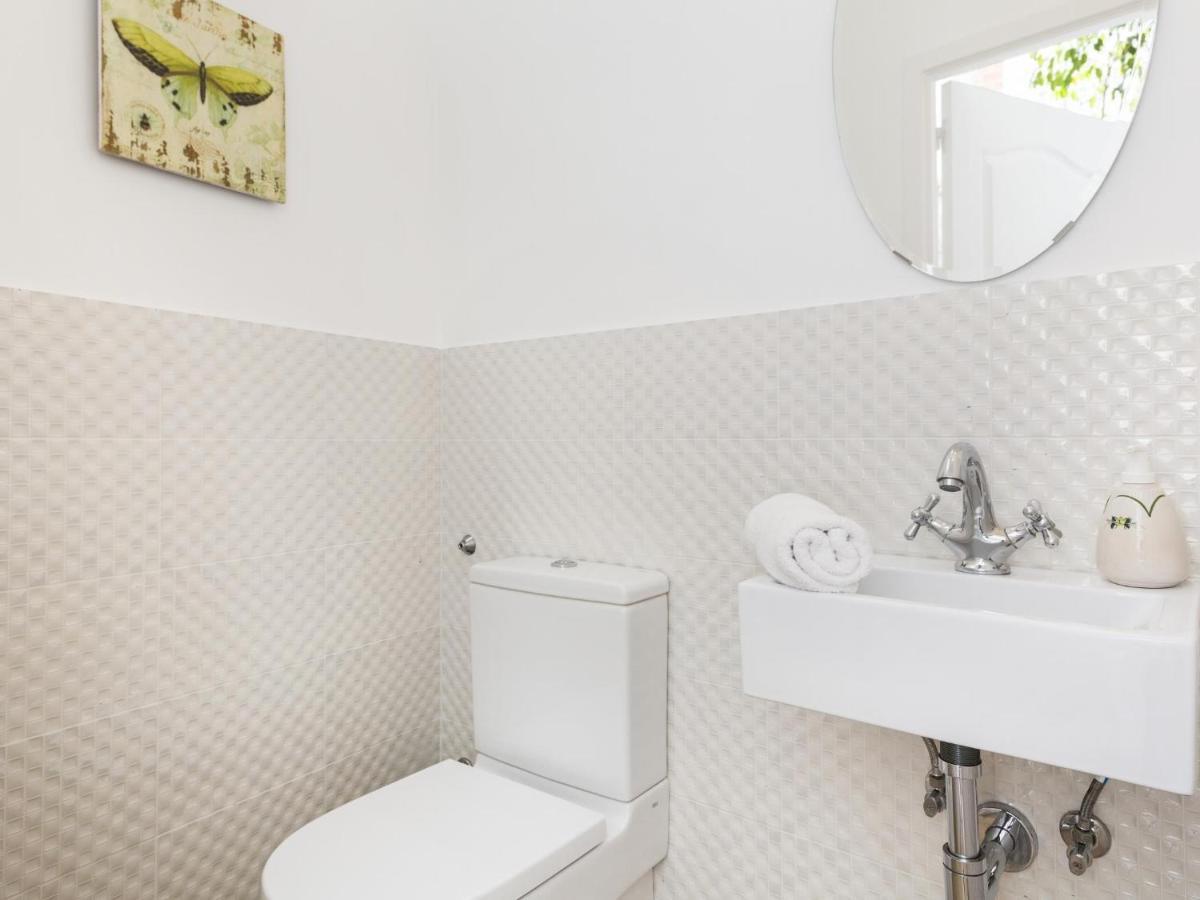 Sitges Spaces Beach House-4 Bedrooms, 3 Bathrooms, Large Terrace, Jacuzzi, Center-Beach ภายนอก รูปภาพ