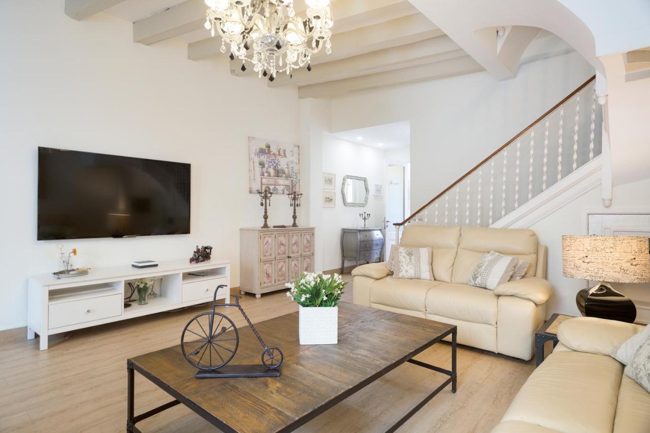 Sitges Spaces Beach House-4 Bedrooms, 3 Bathrooms, Large Terrace, Jacuzzi, Center-Beach ภายนอก รูปภาพ