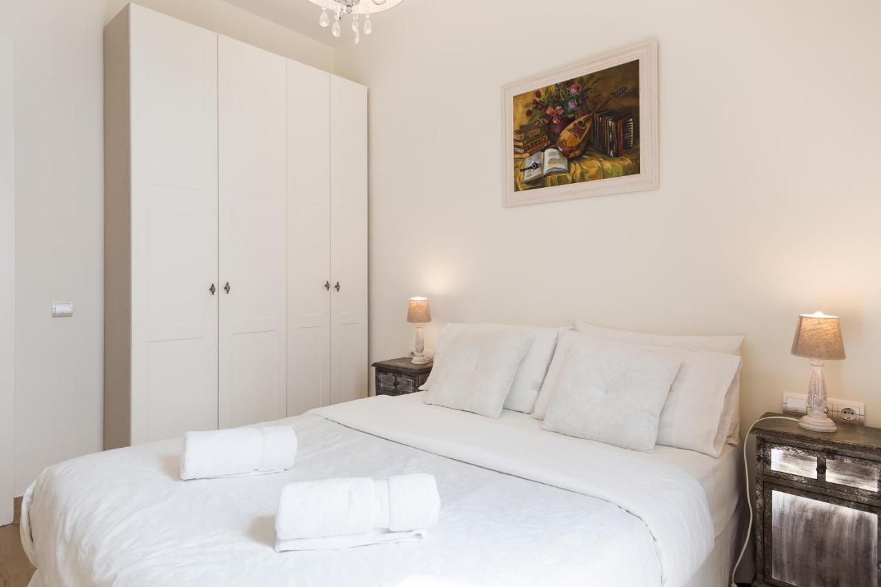 Sitges Spaces Beach House-4 Bedrooms, 3 Bathrooms, Large Terrace, Jacuzzi, Center-Beach ภายนอก รูปภาพ