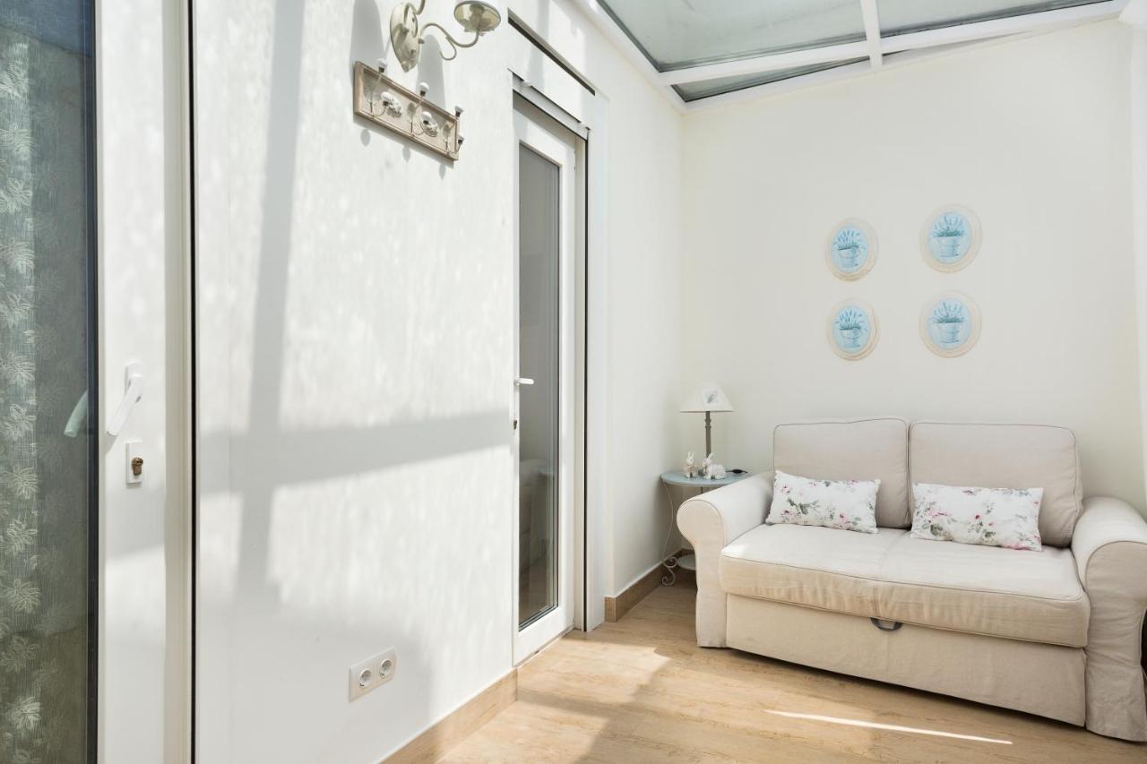Sitges Spaces Beach House-4 Bedrooms, 3 Bathrooms, Large Terrace, Jacuzzi, Center-Beach ภายนอก รูปภาพ