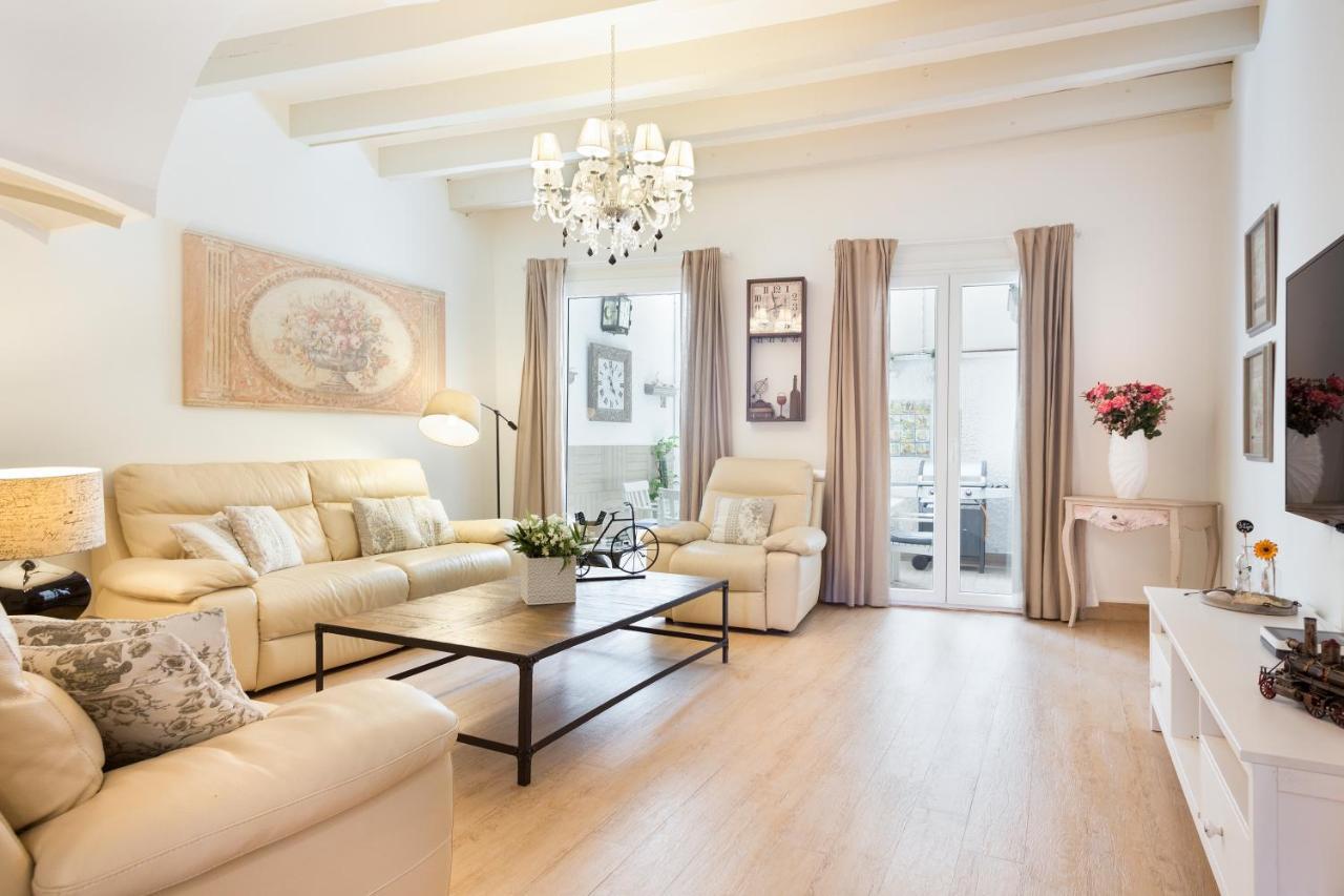 Sitges Spaces Beach House-4 Bedrooms, 3 Bathrooms, Large Terrace, Jacuzzi, Center-Beach ภายนอก รูปภาพ