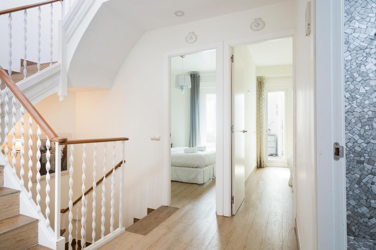 Sitges Spaces Beach House-4 Bedrooms, 3 Bathrooms, Large Terrace, Jacuzzi, Center-Beach ภายนอก รูปภาพ